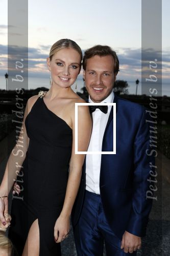 Noordwijk 16 oktober 2020
Boekpresentatie Martien Meiland in hotel Huis ter Duin .
Martien kwam met zijn vrouw Erica dochters Maxime en Montana.