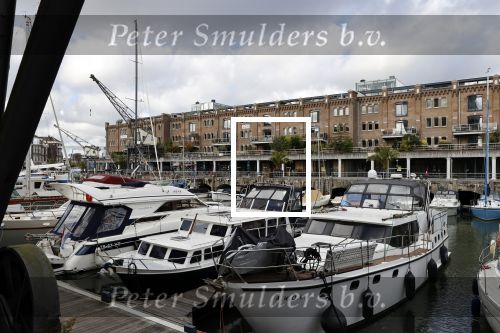 Rotterdam 26 oktober 2020
In dit  appartementen complex  woont Patricia Paay met haar man Robert Hinfelaar