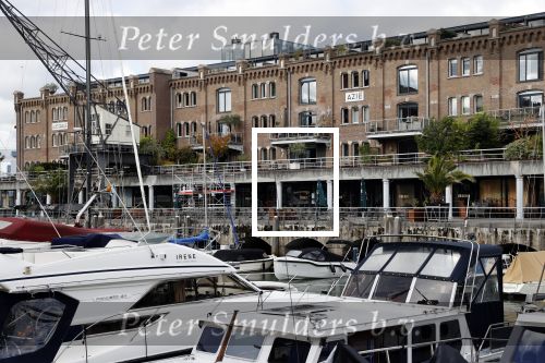 Rotterdam 26 oktober 2020
In dit  appartementen complex  woont Patricia Paay met haar man Robert Hinfelaar