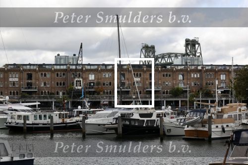 Rotterdam 26 oktober 2020
In dit  appartementen complex  woont Patricia Paay met haar man Robert Hinfelaar