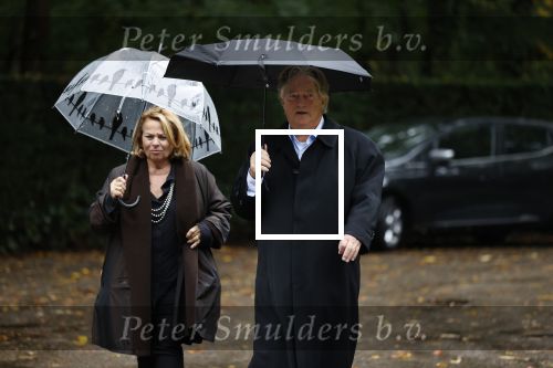 Naarden 8 oktober 2020
Begrafenis Jan des Bouvrie  op algemene begraafplaats Nieuw Valkeveen.
Paul Fagel met zijn vrouw