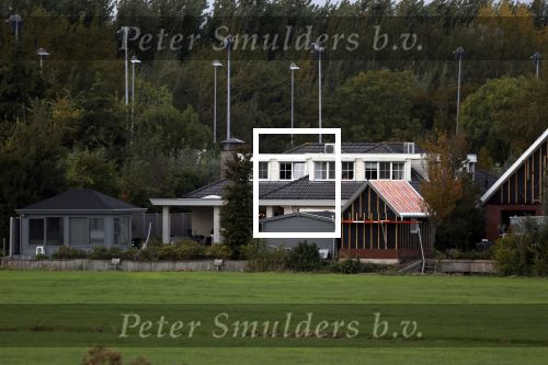 Abcoude 9 oktober 2020
In Abcoude wonen tegenwoordig heel veel bekende Nederlanders .
Het huis van Quincy Promes