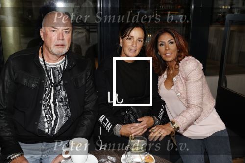 Amsterdam 8 oktober 2020
Beeld onthulling Andre Hazes sr bij madame Tussaud. Rachel en Andre Jr zijn allebei aanwezig. Willem v Boxtel met zijn vrouw