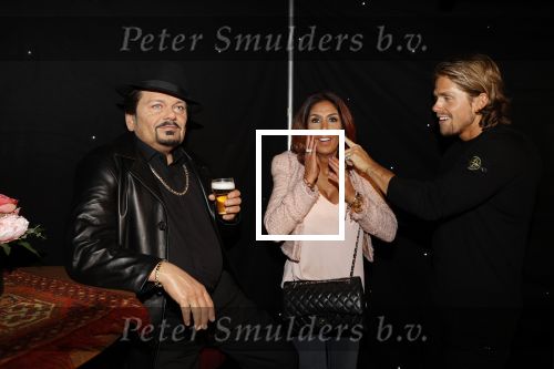 Amsterdam 8 oktober 2020
Beeld onthulling Andre Hazes sr bij madame Tussaud. Rachel en Andre Jr zijn allebei aanwezig.