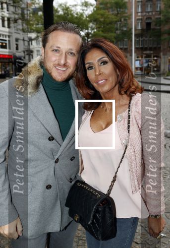 Amsterdam 8 oktober 2020
Beeld onthulling Andre Hazes sr bij madame Tussaud. Rachel en Andre Jr zijn allebei aanwezig. Rachel met Benjamin Aslan