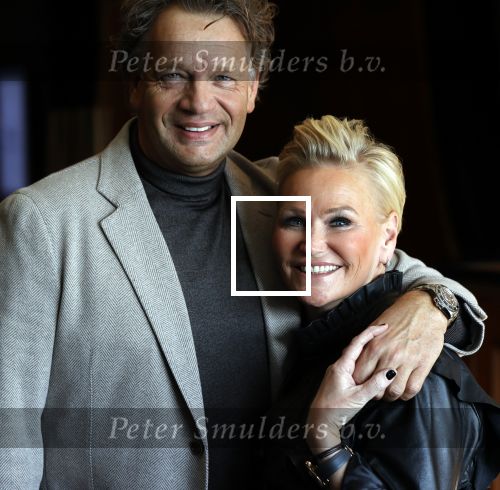 Noordwijk 16 oktober 2020
Manuela en Raymond v d Ploeg bij de boekuitreiking van Martien Meiland in hotel Huis ter Duin