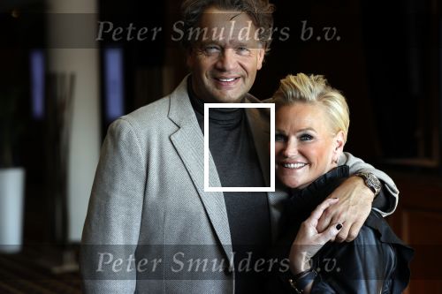 Noordwijk 16 oktober 2020
Manuela en Raymond v d Ploeg bij de boekuitreiking van Martien Meiland in hotel Huis ter Duin