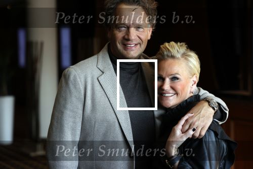 Noordwijk 16 oktober 2020
Manuela en Raymond v d Ploeg bij de boekuitreiking van Martien Meiland in hotel Huis ter Duin