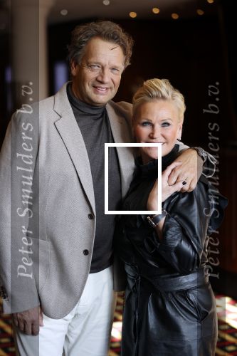 Noordwijk 16 oktober 2020
Manuela en Raymond v d Ploeg bij de boekuitreiking van Martien Meiland in hotel Huis ter Duin