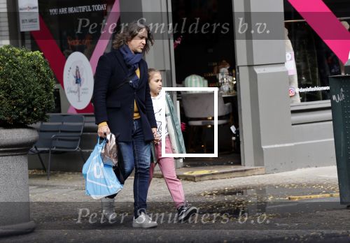 Amsterdam 7 oktober 2020
Rob v d Wouw met zijn dochter op de cornelis schuytstraat.