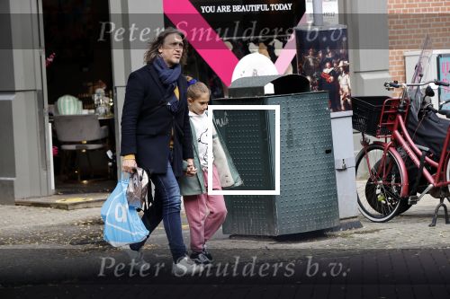 Amsterdam 7 oktober 2020
Rob v d Wouw met zijn dochter op de cornelis schuytstraat.