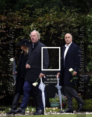 Naarden 8 oktober 2020
Begrafenis Jan des Bouvrie  op algemene begraafplaats Nieuw Valkeveen.
Roeland Voerman met zijn vrouw