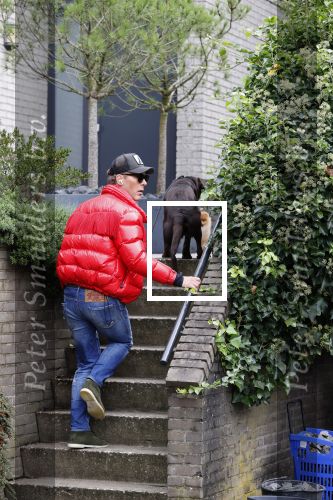 Mijdrecht 9 oktober 2020
Rogier Smit woont tijdelijk bij Rachel hazes met zijn hond.
