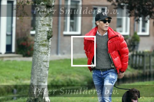 Mijdrecht 9 oktober 2020
Rogier Smit woont tijdelijk bij Rachel hazes met zijn hond.
