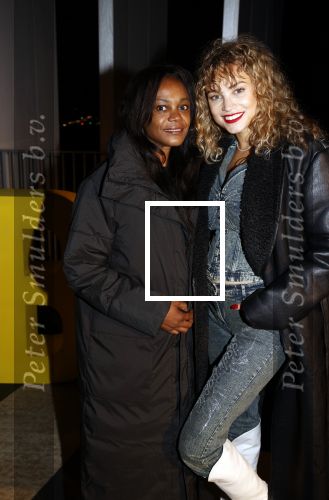 Amsterdam 29 oktober 2020
Presentatie schoenenlijn van Rose Bertram in smanewerking met Nubbik. Rose met haar moeder en vriendinnen
