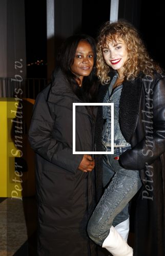 Amsterdam 29 oktober 2020
Presentatie schoenenlijn van Rose Bertram in smanewerking met Nubbik. Rose met haar moeder en vriendinnen