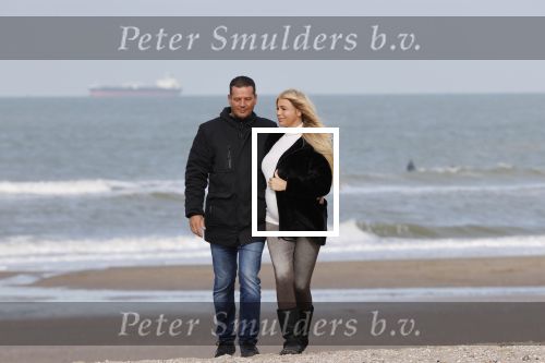 Scheveningen 22 oktober 2020
Samantha de Jong ( Barbie) hoogzwanger op het strand met partner Gerrit