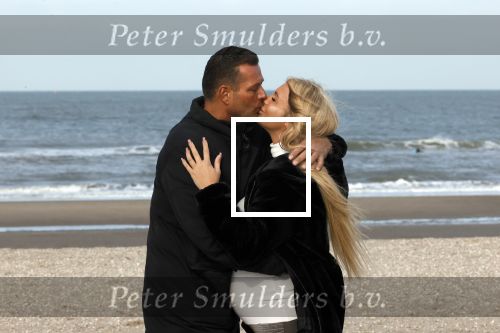 Scheveningen 22 oktober 2020
Samantha de Jong ( Barbie) hoogzwanger op het strand met partner Gerrit