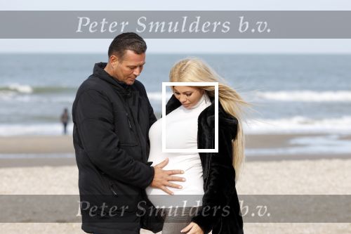 Scheveningen 22 oktober 2020
Samantha de Jong ( Barbie) hoogzwanger op het strand met partner Gerrit
