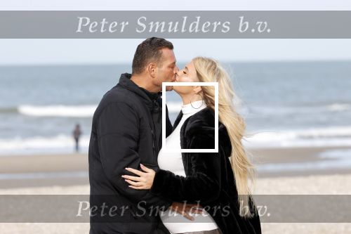Scheveningen 22 oktober 2020
Samantha de Jong ( Barbie) hoogzwanger op het strand met partner Gerrit