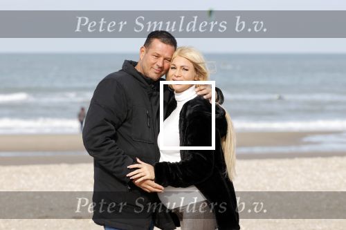 Scheveningen 22 oktober 2020
Samantha de Jong ( Barbie) hoogzwanger op het strand met partner Gerrit