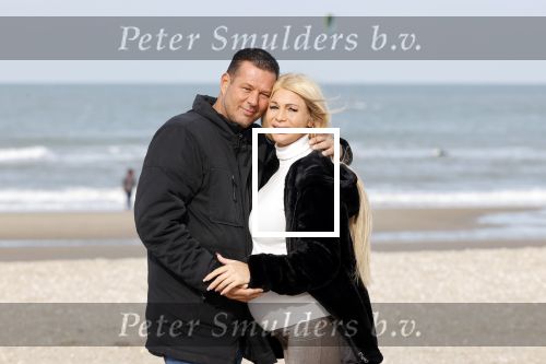 Scheveningen 22 oktober 2020
Samantha de Jong ( Barbie) hoogzwanger op het strand met partner Gerrit