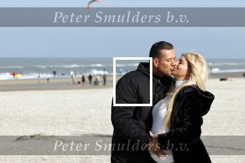Scheveningen 22 oktober 2020
Samantha de Jong ( Barbie) hoogzwanger op het strand met partner Gerrit