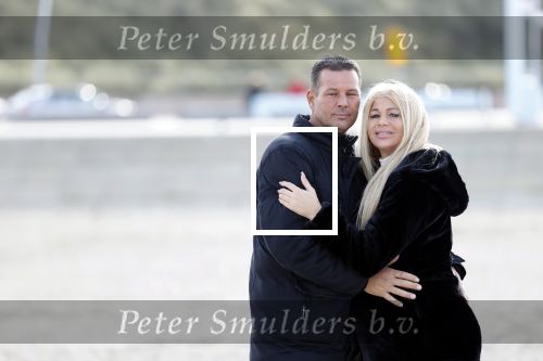 Scheveningen 22 oktober 2020
Samantha de Jong ( Barbie) hoogzwanger op het strand met partner Gerrit