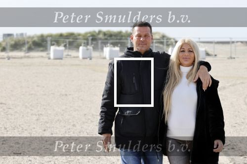 Scheveningen 22 oktober 2020
Samantha de Jong ( Barbie) hoogzwanger op het strand met partner Gerrit