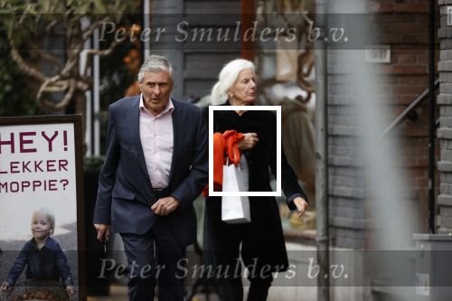 Amsterdam 27 oktober 2020
Sjaak Swart en zijn vrouw kopen bloemen in Amsterdam zuid