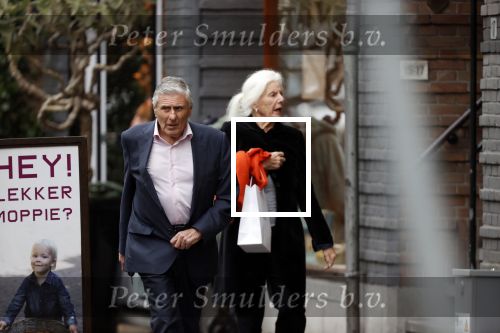 Amsterdam 27 oktober 2020
Sjaak Swart en zijn vrouw kopen bloemen in Amsterdam zuid