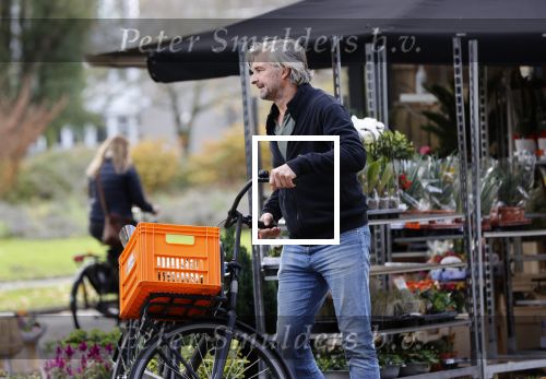 Amsterdam 5 november 2020
Victor Reinier op de fiets in Amsterdam zuid