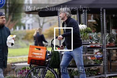 Amsterdam 5 november 2020
Victor Reinier op de fiets in Amsterdam zuid