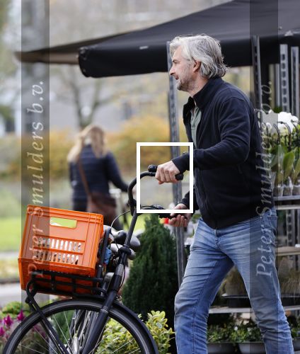 Amsterdam 5 november 2020
Victor Reinier op de fiets in Amsterdam zuid
