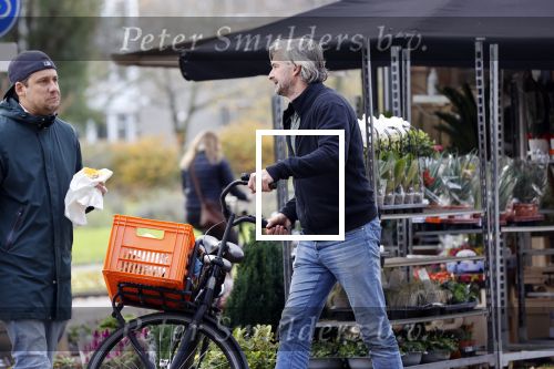 Amsterdam 5 november 2020
Victor Reinier op de fiets in Amsterdam zuid
