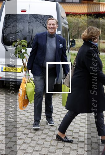 Alphen aan de Rijn 10 november 2021
Prinses Irene opent de Nationale Boomfeestdag. Samen met haar zoon prins Carlos, haar dochter prinses Margarita, schoondochter Viktoria en kleinkinderen plantte ze een Levensboom (een populier) in haar eigen Prinses IreneBos. Sterre Koning trad op . Albert Verlinde