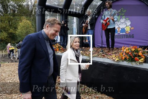 Alphen aan de Rijn 10 november 2021
Nationale Boomfeestdag met oa Sterre Koning en band Friday .