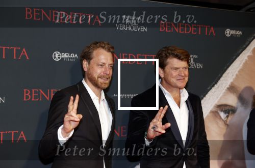 Amsterdam 12 oktober 2021
Premiere Benedetta  in Tuschinski. paul Verhoeven is de regisseur. Beau v Erven Dorens met Mark v Eeuwen