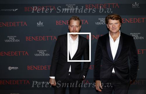 Amsterdam 12 oktober 2021
Premiere Benedetta  in Tuschinski. paul Verhoeven is de regisseur. Beau v Erven Dorens met Mark v Eeuwen