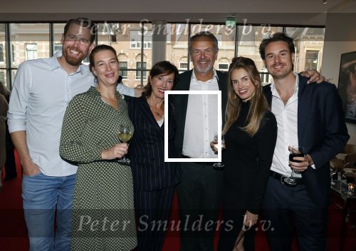 Amsterdam 18 oktober 2021
Boekpresentatie Andre v Duin geschreven door Bert Kuizenga . De presentatie vindt plaats in het DeLamar theater. Bert Kuizenga met vrouw kinderen en familie