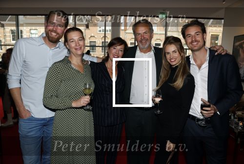 Amsterdam 18 oktober 2021
Boekpresentatie Andre v Duin geschreven door Bert Kuizenga . De presentatie vindt plaats in het DeLamar theater. Bert Kuizenga met vrouw kinderen en familie