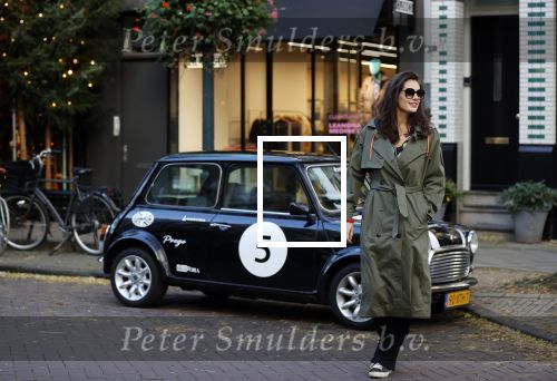 Amsterdam 1 november 2021
Camplin jas  en mini cooper op de cornelis schuytstraat
