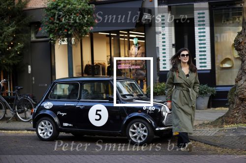 Amsterdam 1 november 2021
Camplin jas  en mini cooper op de cornelis schuytstraat