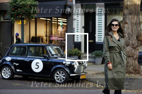 Amsterdam 1 november 2021
Camplin jas  en mini cooper op de cornelis schuytstraat