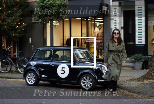 Amsterdam 1 november 2021
Camplin jas  en mini cooper op de cornelis schuytstraat