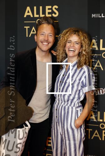 Amsterdam 1 november 2021
Premiere alles op tafel in het deLamar theater.
Carolien Borgers met ...