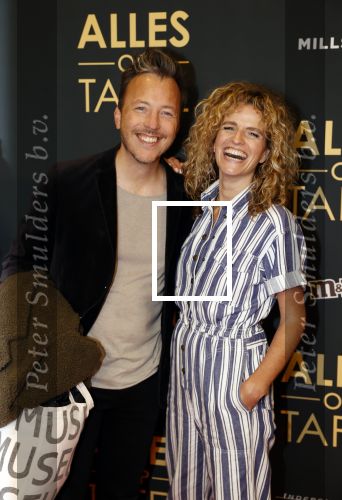 Amsterdam 1 november 2021
Premiere alles op tafel in het deLamar theater.
Carolien Borgers met ...