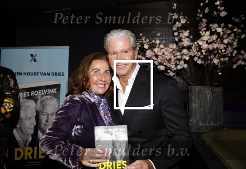 Amsterdam 15 november 2021
Boekpresentatie van Dries Roelvink bij restaurant La Brochette. Dries met Mariet v Mill