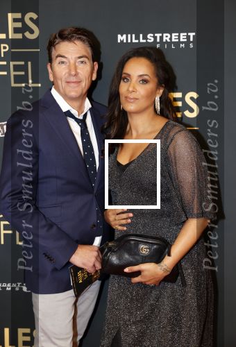 Amsterdam 1 november 2021
Premiere alles op tafel in het deLamar theater.
Dyantha Brooks kwam met collega Bart Ettekoven