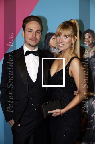 Amsterdam 11 oktober 2021
Premiere Liefde zonder grenzenin Tuschinski 
Dylan Haegens en partner Marit Brugman
